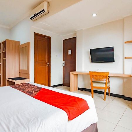 Cihampelas Hotel 2 Mitra Reddoorz Bandung Kültér fotó