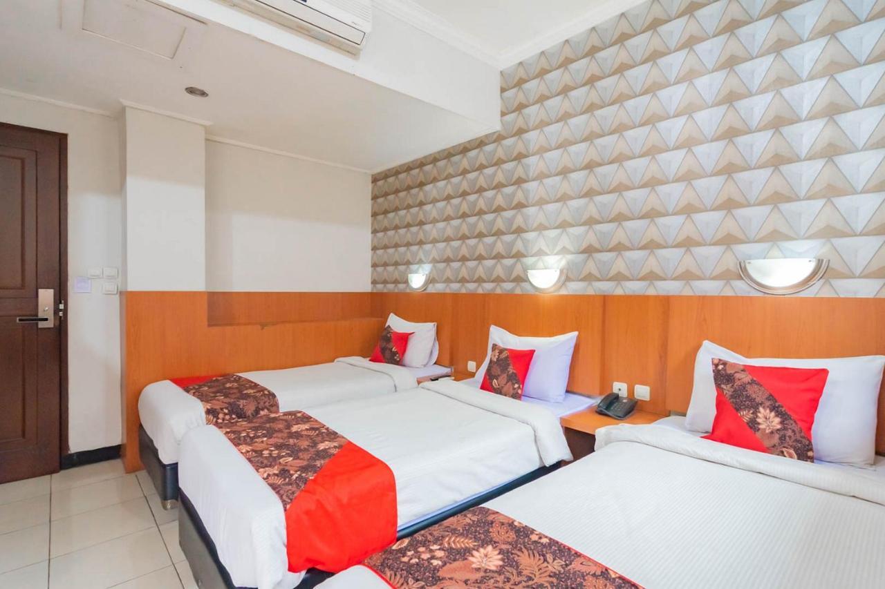 Cihampelas Hotel 2 Mitra Reddoorz Bandung Kültér fotó