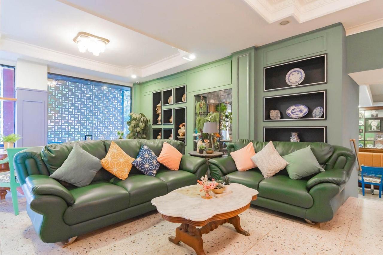 Cihampelas Hotel 2 Mitra Reddoorz Bandung Kültér fotó