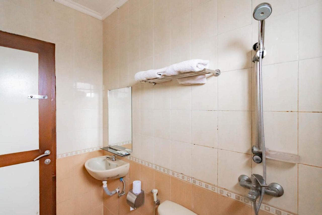 Cihampelas Hotel 2 Mitra Reddoorz Bandung Kültér fotó