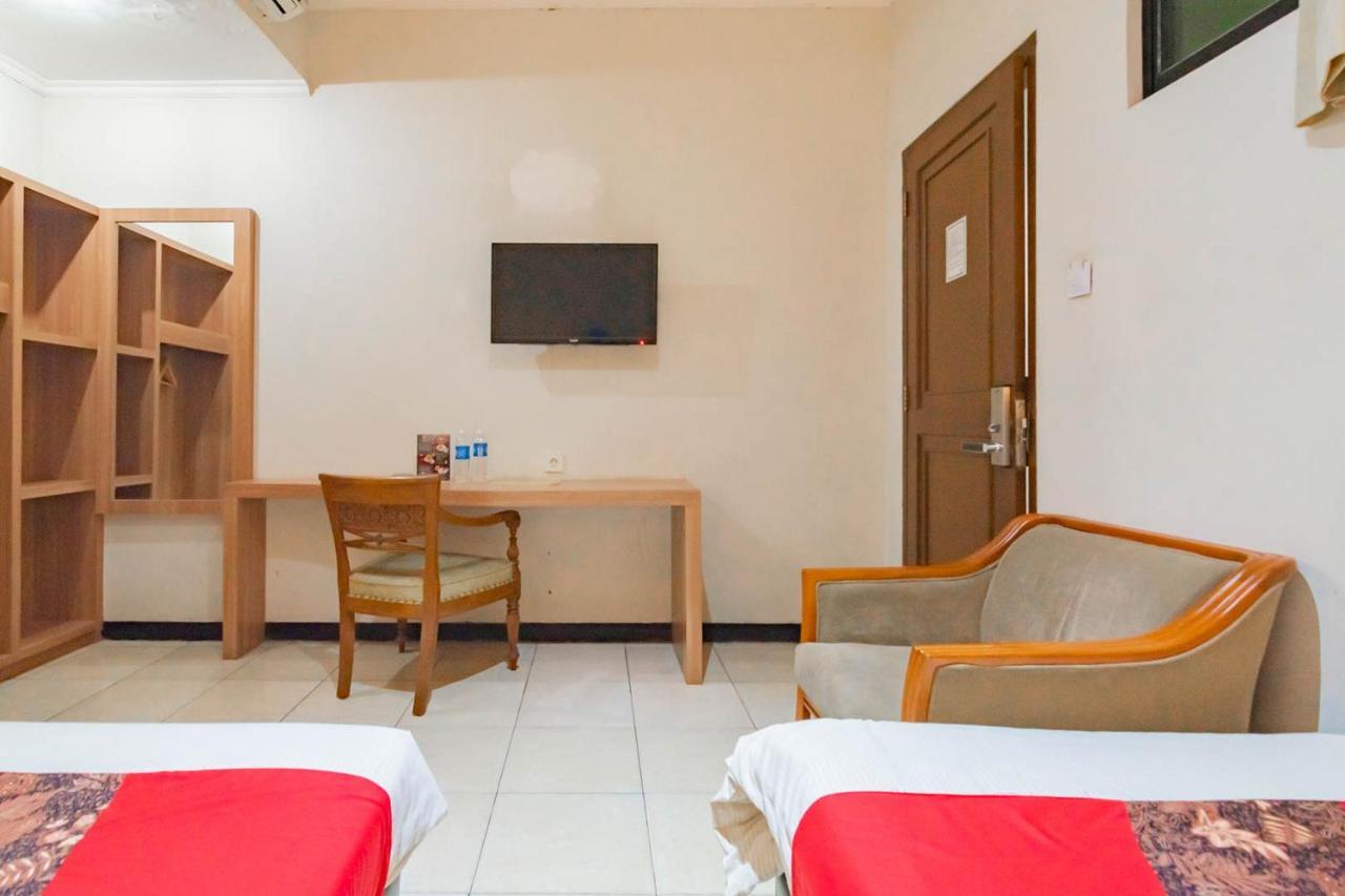 Cihampelas Hotel 2 Mitra Reddoorz Bandung Kültér fotó
