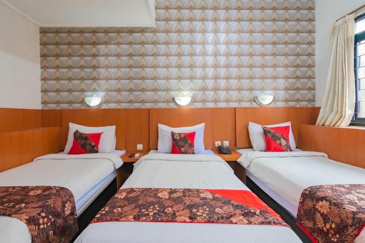 Cihampelas Hotel 2 Mitra Reddoorz Bandung Kültér fotó