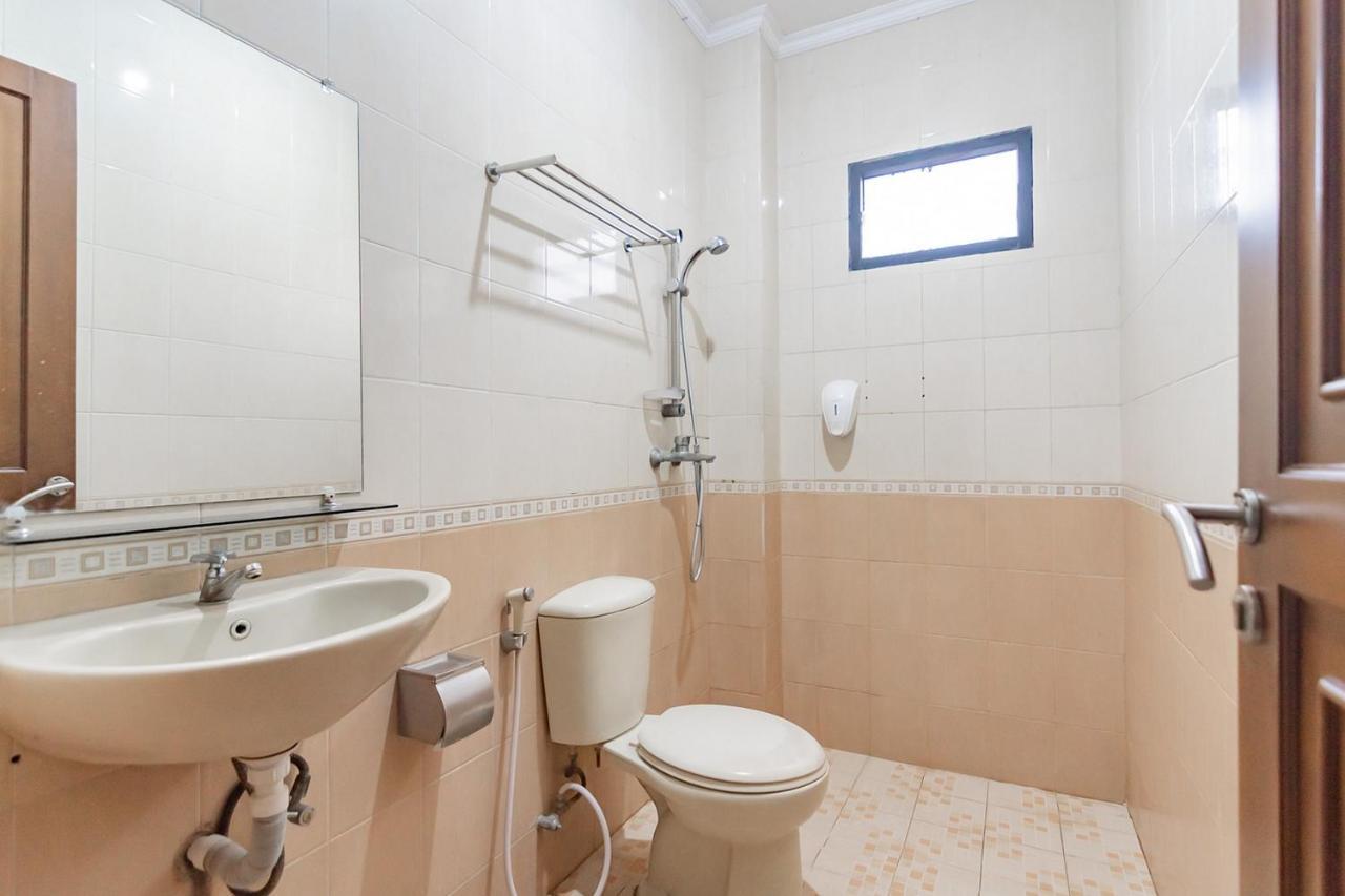 Cihampelas Hotel 2 Mitra Reddoorz Bandung Kültér fotó