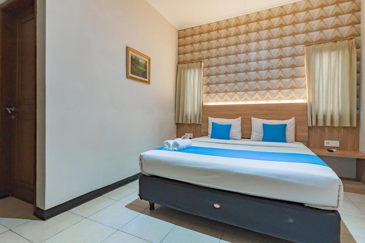 Cihampelas Hotel 2 Mitra Reddoorz Bandung Kültér fotó