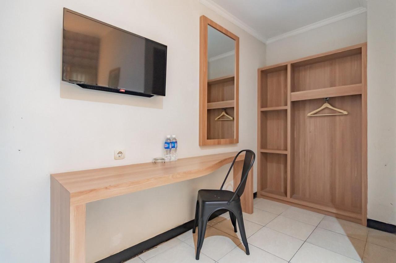 Cihampelas Hotel 2 Mitra Reddoorz Bandung Kültér fotó