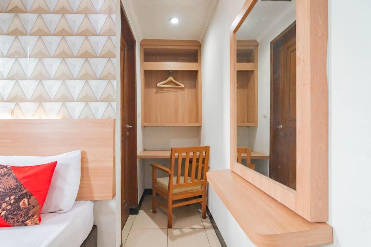 Cihampelas Hotel 2 Mitra Reddoorz Bandung Kültér fotó