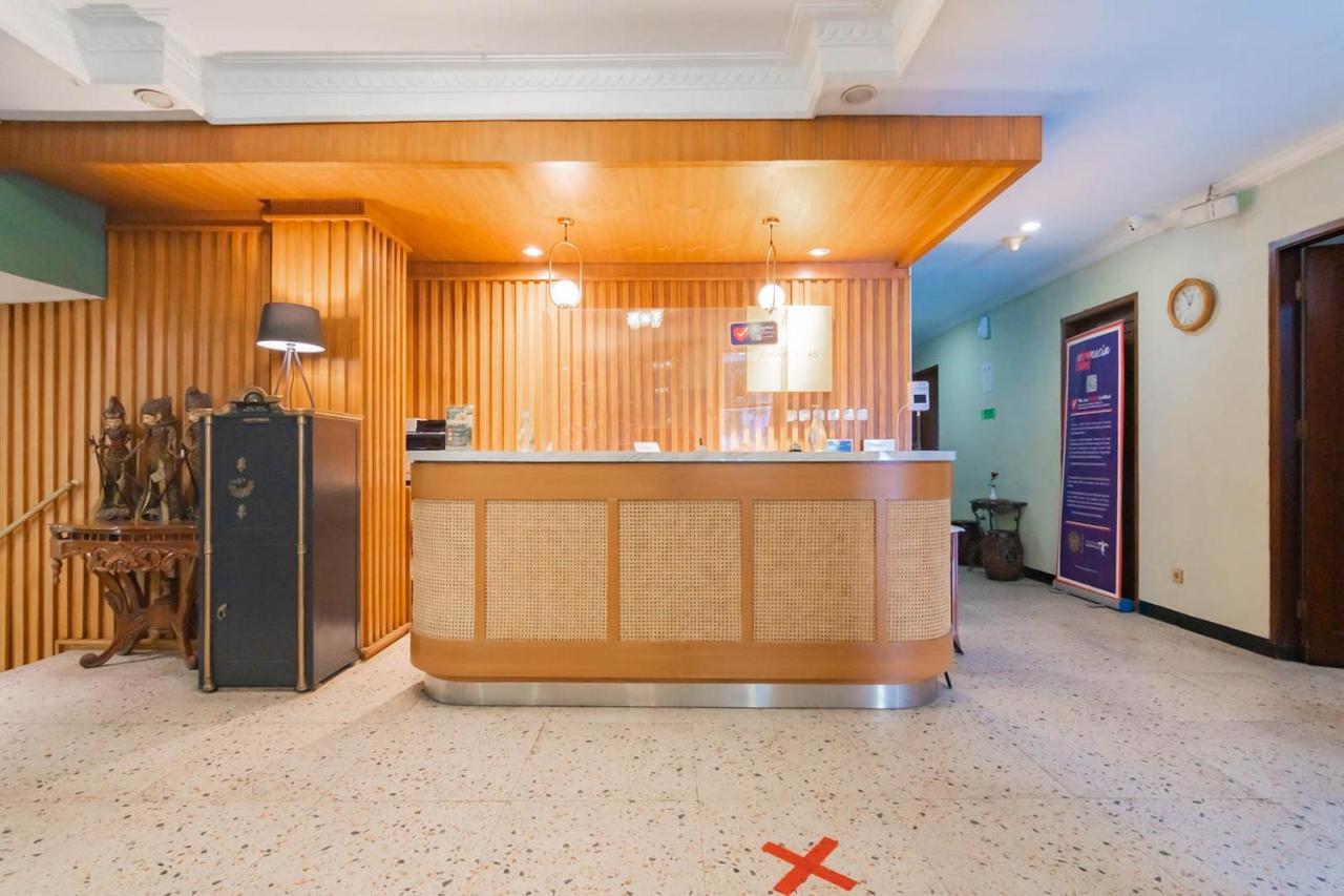 Cihampelas Hotel 2 Mitra Reddoorz Bandung Kültér fotó