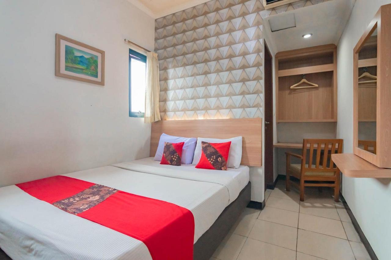 Cihampelas Hotel 2 Mitra Reddoorz Bandung Kültér fotó