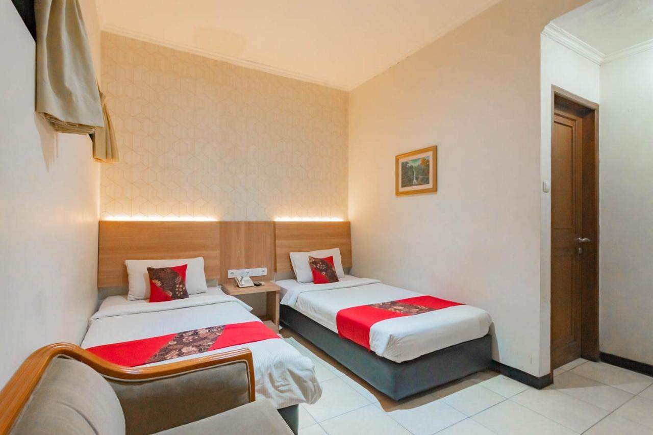 Cihampelas Hotel 2 Mitra Reddoorz Bandung Kültér fotó