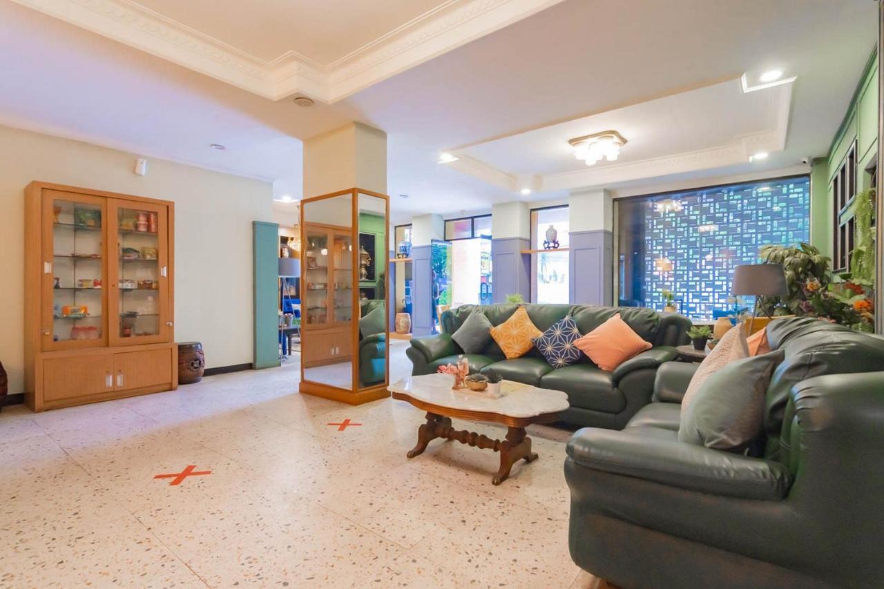 Cihampelas Hotel 2 Mitra Reddoorz Bandung Kültér fotó