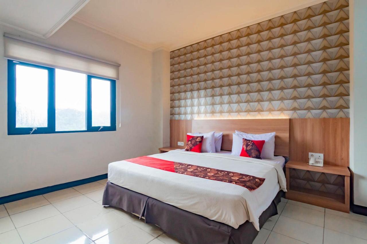 Cihampelas Hotel 2 Mitra Reddoorz Bandung Kültér fotó
